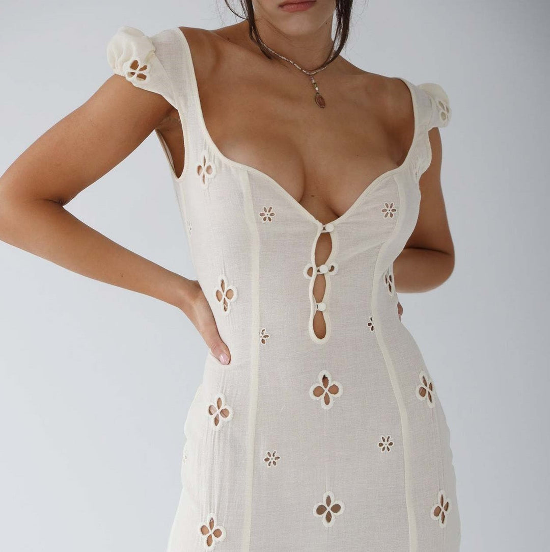 Robe MIDI Vintage en Coton Léger avec Broderie Élégante et Manches Bouffantes – Silhouette en Queue de Poisson-1