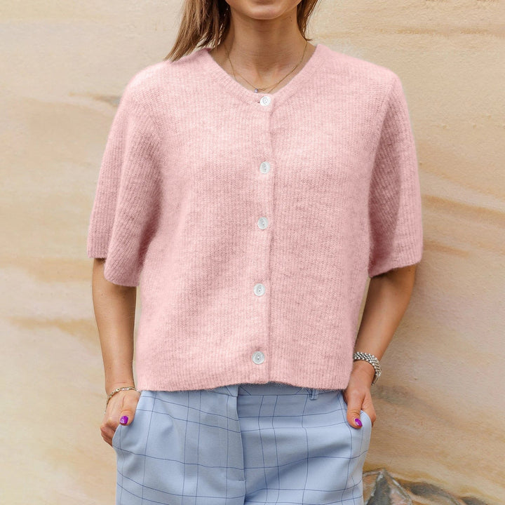 Cardigan Femme Monochrome à Manches Courtes – Style Contemporain en Tissu Doux et Respirant-3