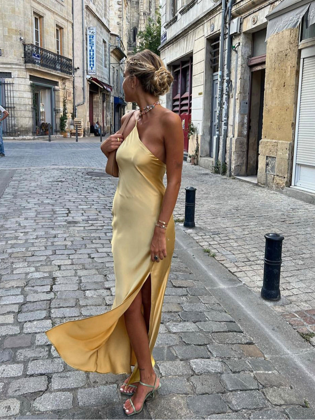 Robe Longue Satinée Femme à Dos Ouvert avec Fente – Élégante et Confortable pour Soirées et Été-1