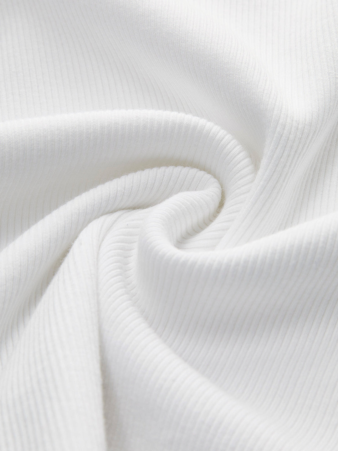 Débardeur Crop Femme en Coton et Polyester, Décolleté Équipage, Disponible en Blanc et Noir, Confortable et Élégant-6