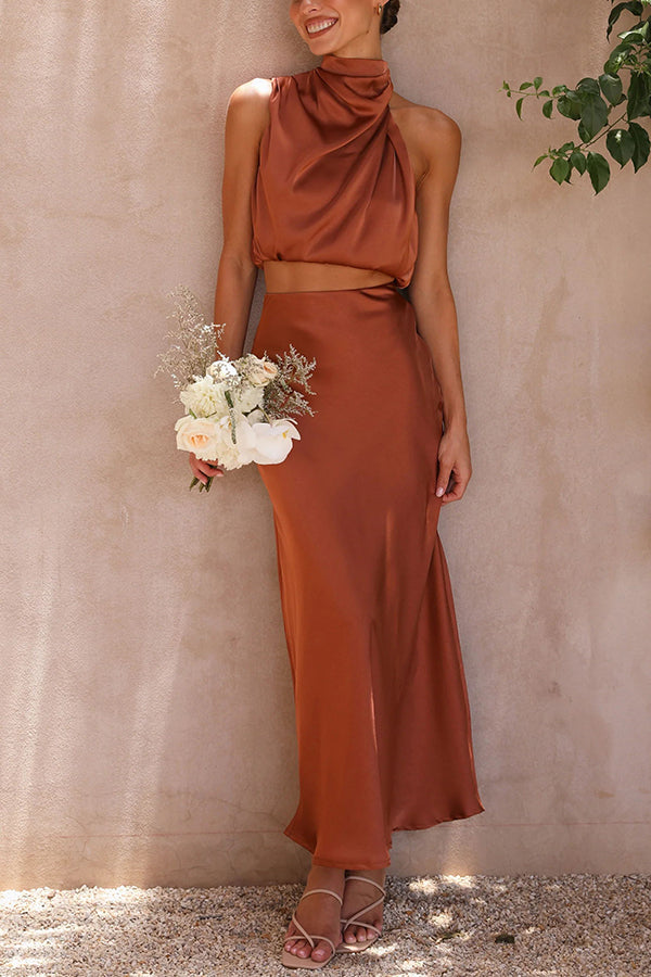 Ensemble Deux-Pièces Halter en Satin avec Jupe Maxi Élégante pour Mariages et Galas – Disponible en Plusieurs Tailles 9