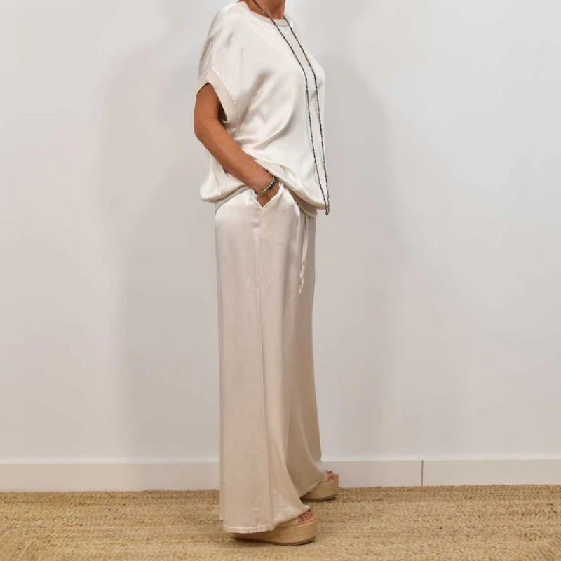 Ensemble Deux Pièces en Satin Élégant avec Blouse Ample et Pantalon à Jambe Large 1