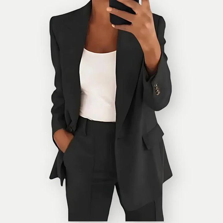 Ensemble Tailleur Femme Élégant en Tissu Premium – Blazer Sur-Mesure et Pantalon Coordonné pour un Style Professionnel 3