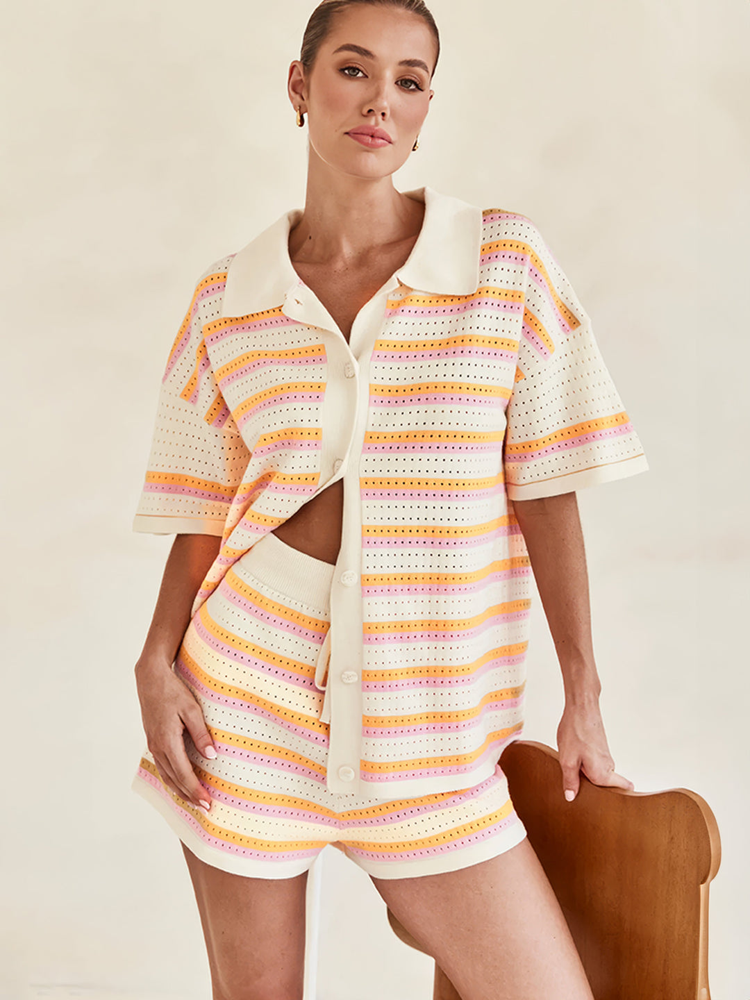 Ensemble Tricoté d'Été avec Haut à Manches Courtes et Shorts Coordonnés 4