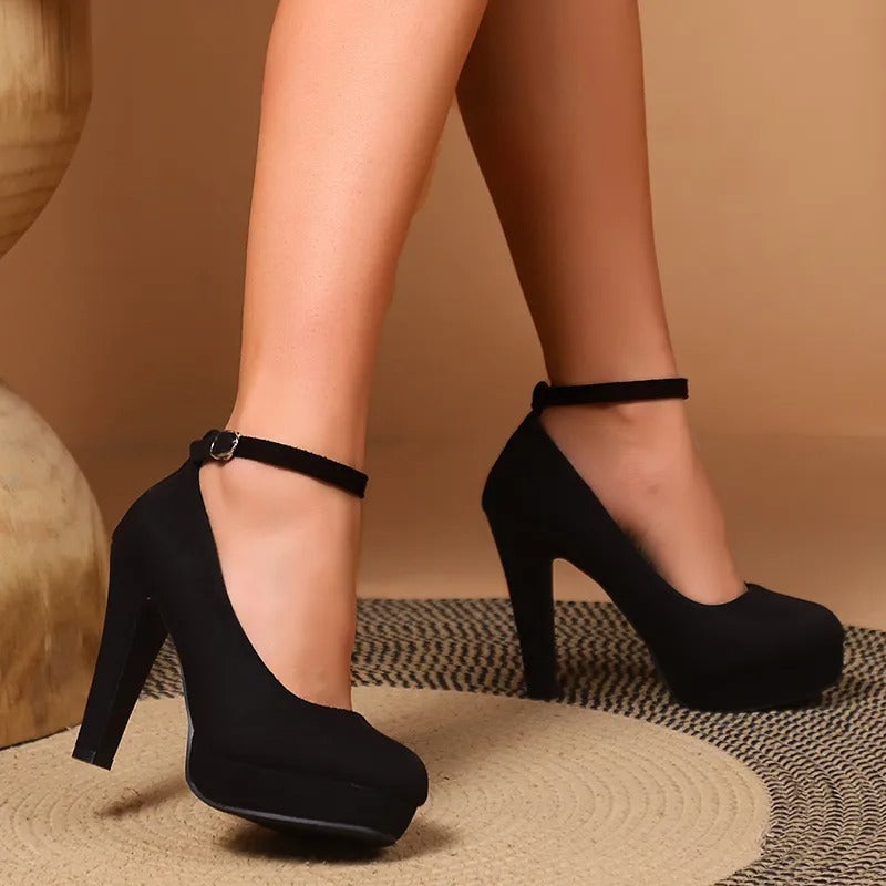 Escarpins Femme Chic et Confortable avec Bride de Cheville – Talons Hauts Noir ou Blanc 2