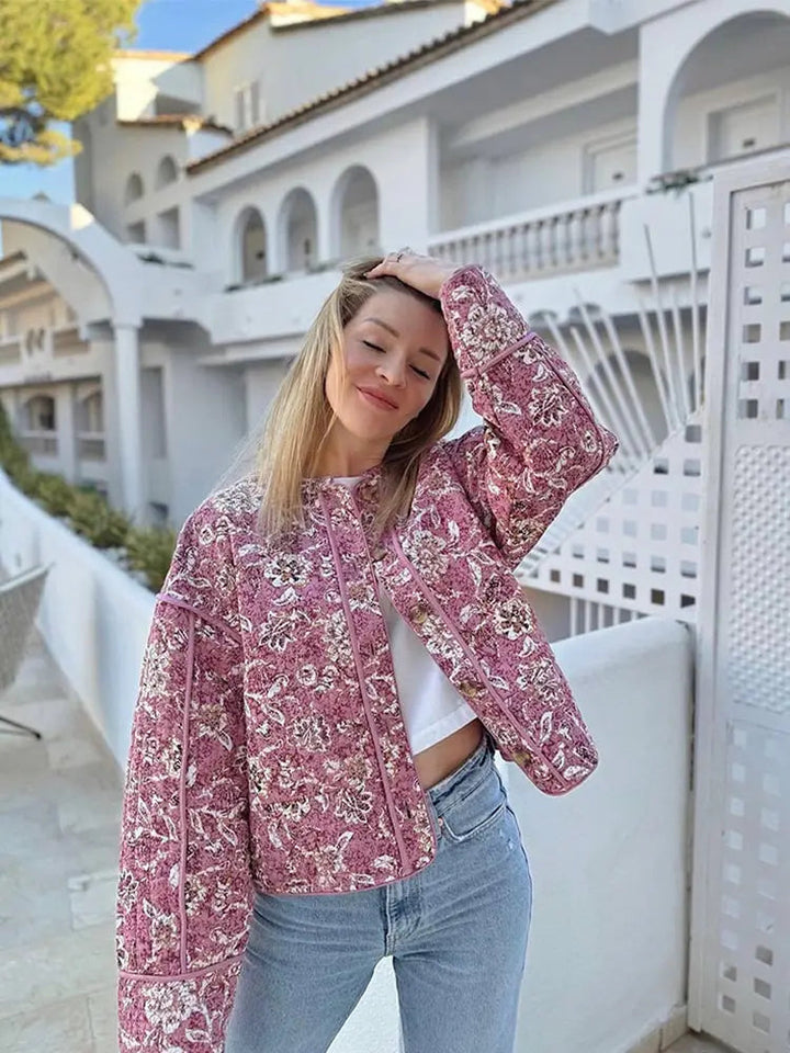 Manteau Élégant pour Femme – Design Unique et Confort Optimal pour la Saison 10