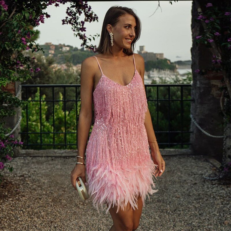 Robe de Cocktail Élégante avec Bretelles Spaghetti et Paillettes – Disponible en Blanc, Rose, Bleu Paon et Or 7