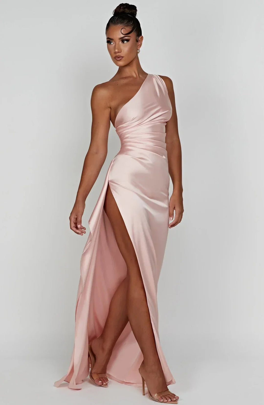 Robe de Soirée en Satin Jaida avec Design Asymétrique et Fente Latérale 8