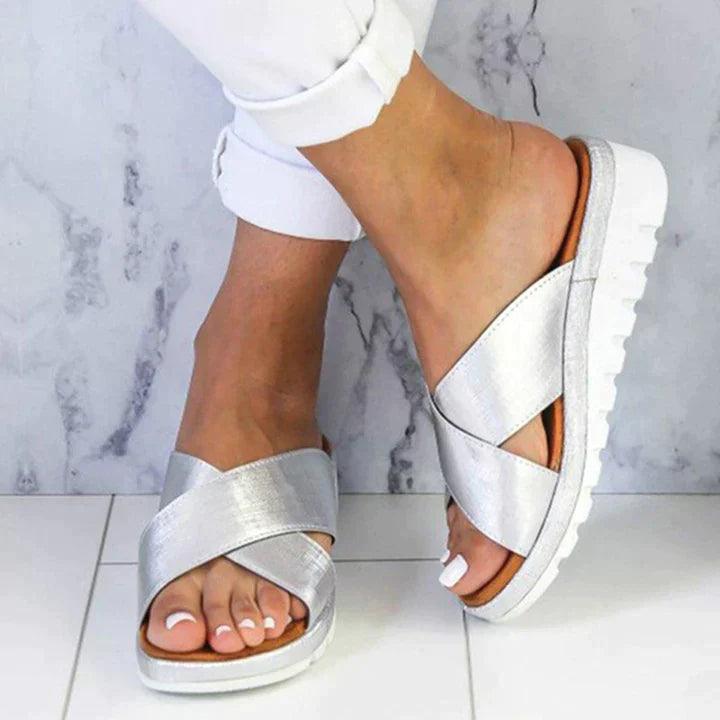 Tongs Femmes Confortables avec Semelles Rembourrées et Design Élégant - Idéales pour le Quotidien 1