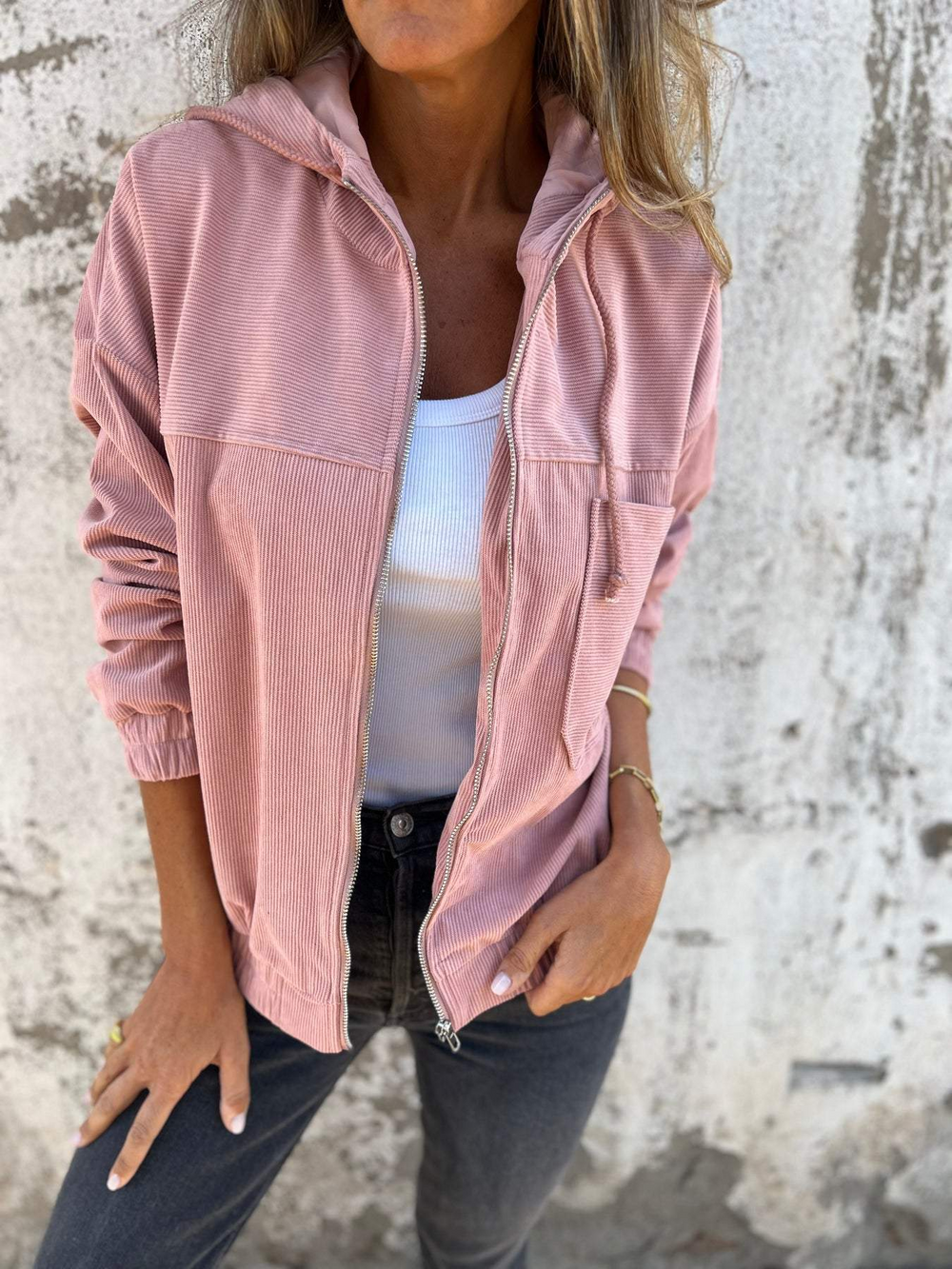 Veste en Cordelette Confortable avec Capuche et Fermeture Éclair – Idéale pour Toutes les Saisons 1